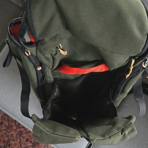 DAKINE Builder Backpack – Gently Used, Excellent Condition, Rugged & Versatile. - Picture 7 of 11